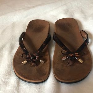 Vionic flip flops